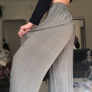 Brandy Melville wide leg pant 🌿